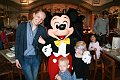 Dag 3 Frokost paa Disney Hotel med figurerne